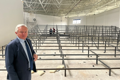 Kerman, Sinema ve Tiyatro Salonu İnşaatını İnceledi