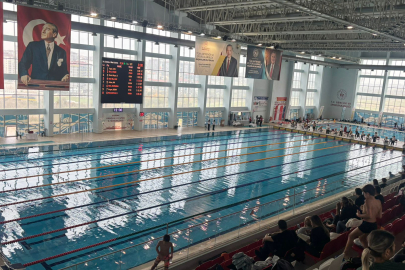 Edirne'de Cumhuriyet Yüzme Şenliği Sona Erdi