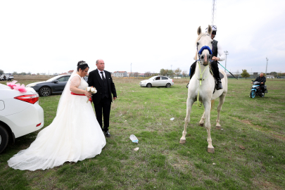 Kırklareli'nde Atlı "Düğün Koşusu" Geleneği 20 Yıl Sonra Canlandırıldı