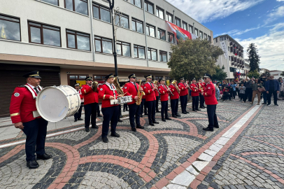 Sokakta Bandolu Cumhuriyet Coşkusu