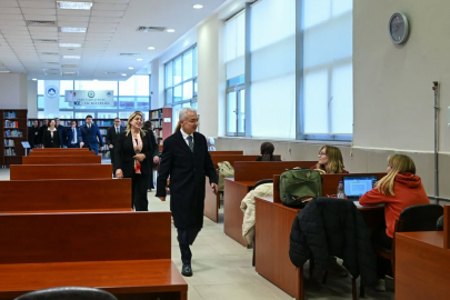 Vali Turan Kırklareli Üniversitesi Kütüphanesini Ziyaret Etti