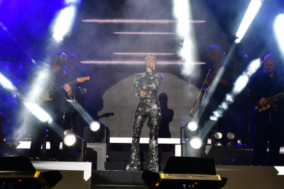 Lüleburgaz’da Derya Uluğ Sahne Aldı