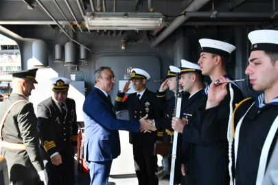 Vali Soytürk, TCG Alemdar Gemisi’ni Ziyaret Etti