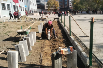 Saray’da Yol ve Kaldırım Çalışmaları Sürüyor