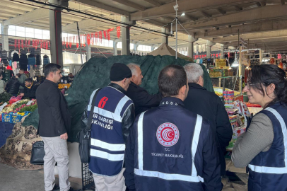 Edirne'de Pazar Yeri ve Çevresindeki Esnaflar Denetlendi