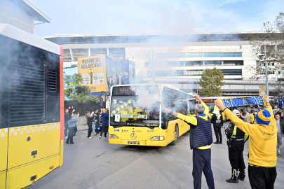 Fenerbahçe Taraftarı, Tüpraş Stadı'na Hareket Etti