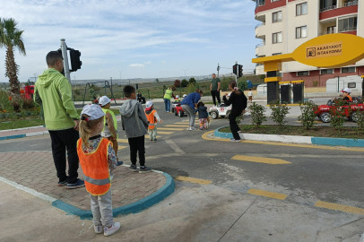 Süleymanpaşa’da Çocuklar Trafik Park’ta Hem Eğleniyor Hem Öğreniyor