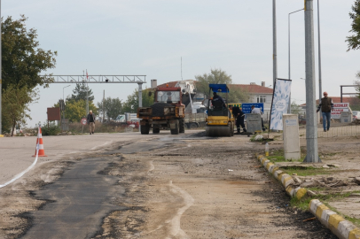 Uzunköprü Belediyesi Yol Yenileme Çalışmalarını Sürdürüyor