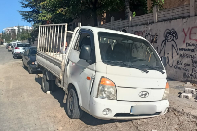 Belediyenin Asfaltlamadığı Çukurlar Tehlike Oluşturuyor