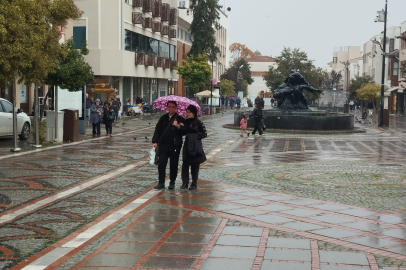 Edirne’de Hafif Şiddette Yağmur Etkili Oluyor