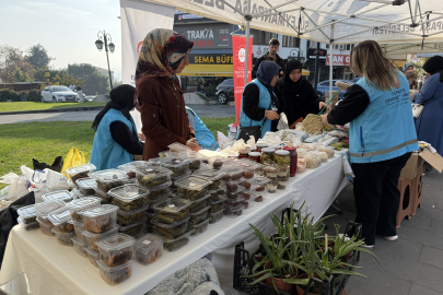 Tekirdağ'da Filistin'e Destek Amacıyla Hayır Çarşısı Açıldı