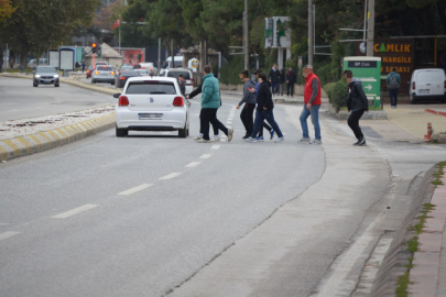 Bu Çocuklar Hayatlarını Hiçe Sayıyor