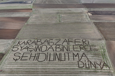 Tarlasına Yazdığı Kutlama Mesajlarıyla Bilinen Kırklarelili Çiftçi Bu Kez de Karabağ Zaferini Kutladı