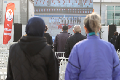 Cezalı Takımlarının Maçını Salon Dışındaki Dev Ekrandan İzlediler