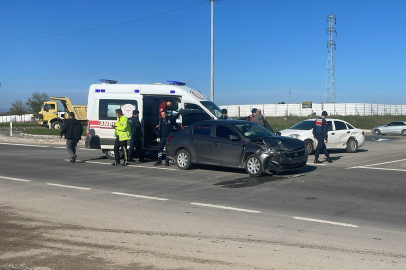 İpsala’da İki Otomobil Çarpıştı: 8 Yaralı