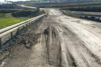 Yeni Yapılan Köprünün Yolu Bozuldu