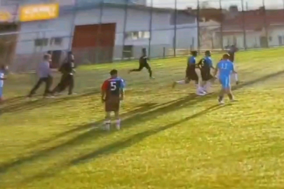 Taraftarlar Sahaya Girdi, Maç Tatil Edildi