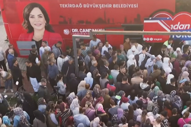 Tekirdağ Büyükşehir Belediyesi Umre Yolcularını Yeni Otobüsüyle Uğurladı