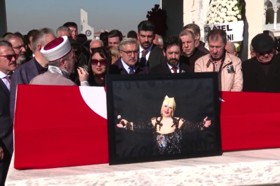 Ünlü Sanatçı Muazzez Abacı Son Yolculuğuna Uğurlandı