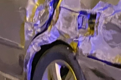 Park Halindeki Araca Çarpıp Kaçtılar