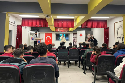Süloğlu’nda Lise Öğrencileri Arasında Peygamberimiz Konulu Şiir Yarışması Düzenlendi