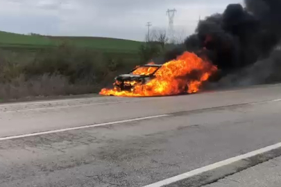 Edirne’de Alev Alan Otomobil Küle Döndü