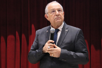 Tekirdağ'da "Dünyada ve Türkiye'de Süs ve Mücevher Taşı Bilimi" Konferansı Düzenlendi