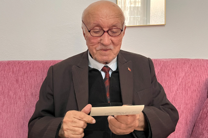 85 Yaşındaki Mustafa Hoca, Öğretmenler Günü'nü İlk Günkü Heyecanla Bekliyor