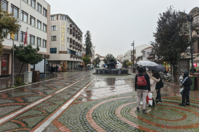Edirne Güne Yağmurla Başladı