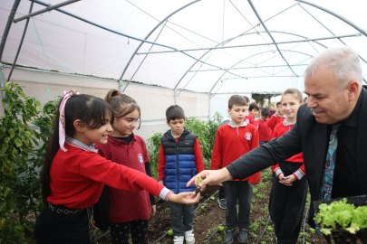 İbrahim Öğretmen Öğrencilere Çevre Dostu Projelerle İlham Veriyor