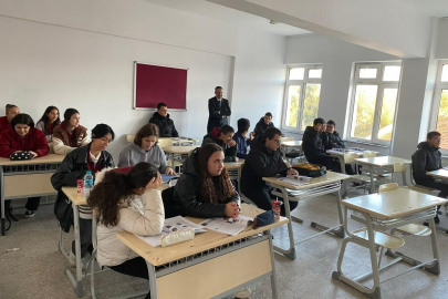 Kaymakam Özderin, öğrencilerle bir araya geldi