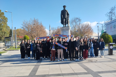 Okulsuz Kalan Öğrenciler Ata’nın Huzurunda
