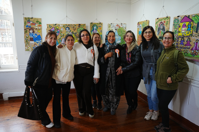 Çanakkale'de 73 Yaşındaki Hakime Teyzenin Yaptığı Resimlerden Oluşan Sergi Açıldı