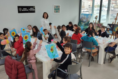 Saray’da Minikler Ayçiçeğiyle Resim Yaptı