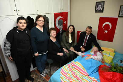 Vali Sezer’den 88 Yaşındaki Emekli Öğretmene Anlamlı Ziyaret