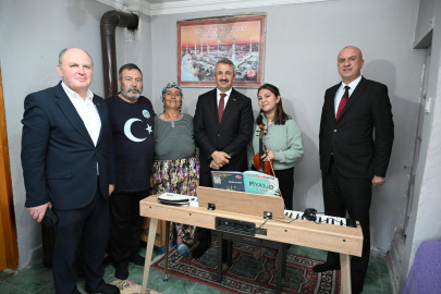 Vali Sezer’den Müzik Eğitimi Alan Öğrenciye Ziyaret