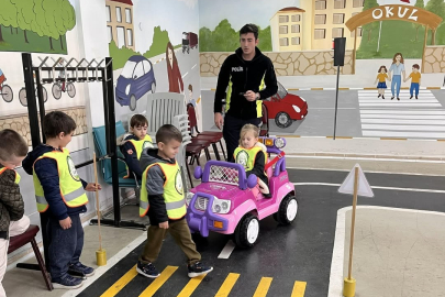 Minik Öğrencilere Uygulamalı Trafik Eğitimi