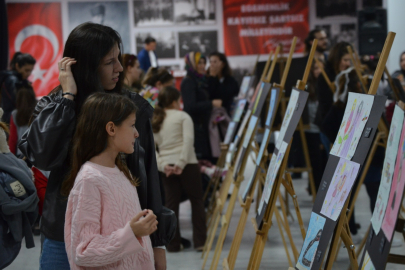 “Renkli Kalemler” Sergisi Sanatseverlerle Buluştu