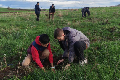 Edirne'de Kur'an Kursu Öğrencileri Fidan Dikti