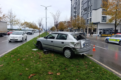 Tekirdağ'da Otomobil ile Pikabın Çarpıştığı Kazada 3 Kişi Yaralandı
