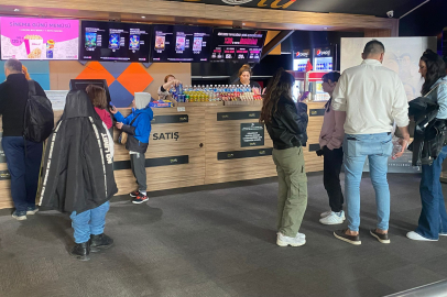 Edirne’de Sinema Salonları “Yan Yana”yla Doldu