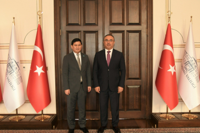 Kazakistan İstanbul Başkonsolosu Amankul, Vali Soytürk’ü Ziyaret Etti