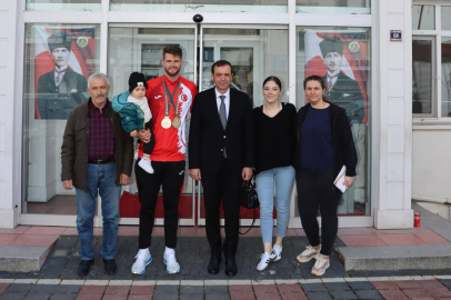 Vize’nin Gururu Yasin Süzen Altın Madalya ile Döndü