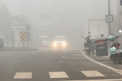Hayrabolu'da Yoğun Sis Hayatı Olumsuz Etkiledi