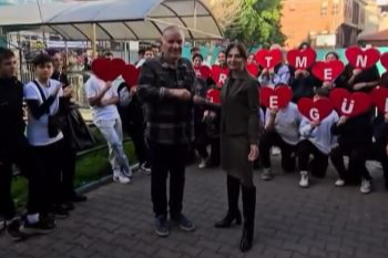 Emekli Olan 38 Yıllık Öğretmene Duygusal Veda