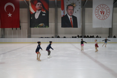 Tekirdağ'da Artistik Buz Pateni 1. Bölge Yarışması Başladı