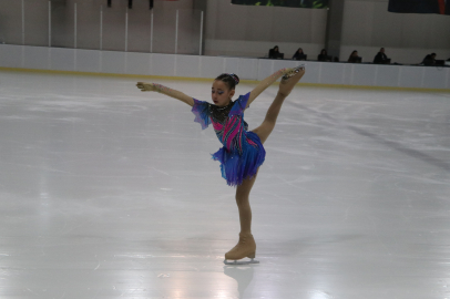 Artistik Buz Pateni 1. Bölge Yarışması Tekirdağ'da Devam Ediyor