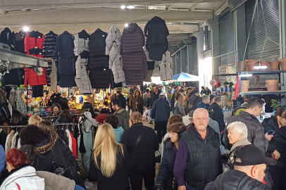 Edirne'de Pazarda Kalabalık Var, Alıcı Yok