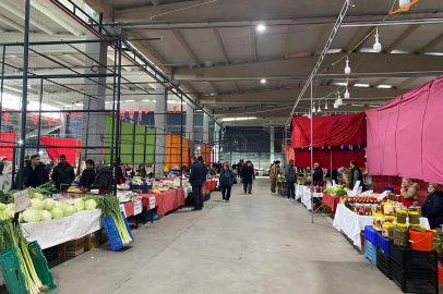 ‎Emek Pazarı Yağışlı Hava Nedeniyle Boş Kaldı