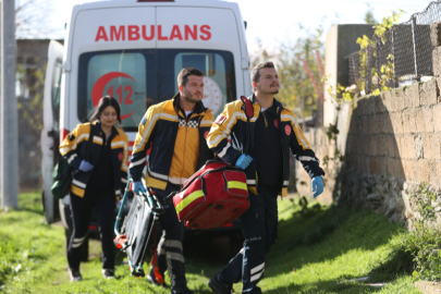 Sağlık Ekipleri Hayat Kurtarmak İçin Zorlu Şartlarda Saniyelerle Yarışıyor